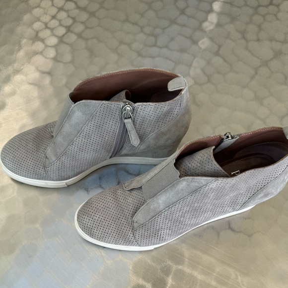 Linea Paolo Felicia Wedge Sneakers Light Gray - Picture 6 of 7